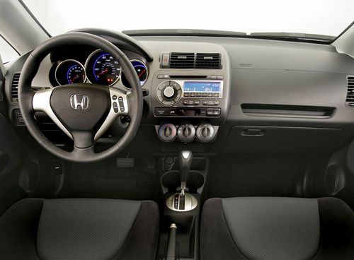 Салон автомобиля Honda Fit