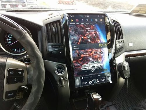 Штатная мультимедийная система в стиле Тесла для Тойота Ленд Крузер 200